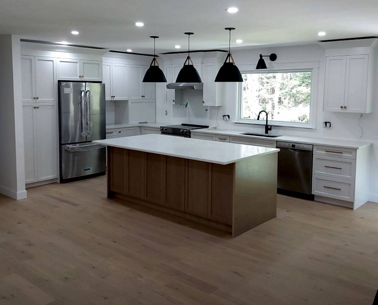 Quartz countertop and integrated backsplash