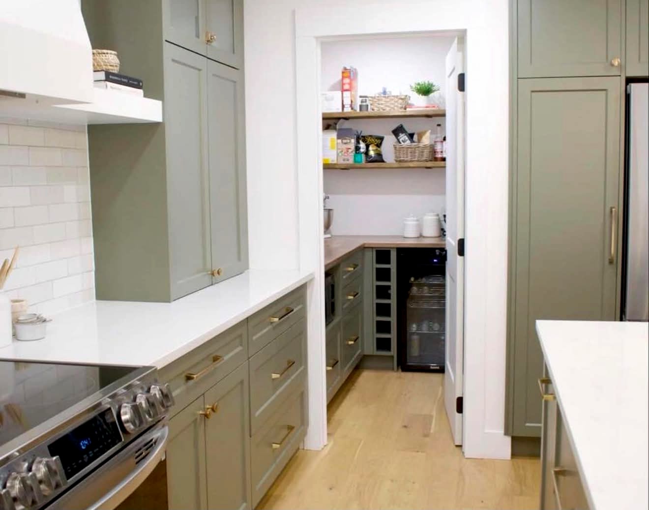 Bookmatched quartz slab kitchen install